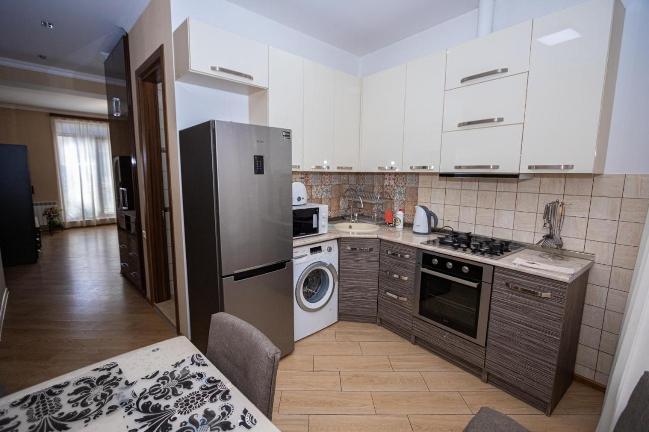 Brand New Apartment With Terrace Tbilisi Exteriör bild